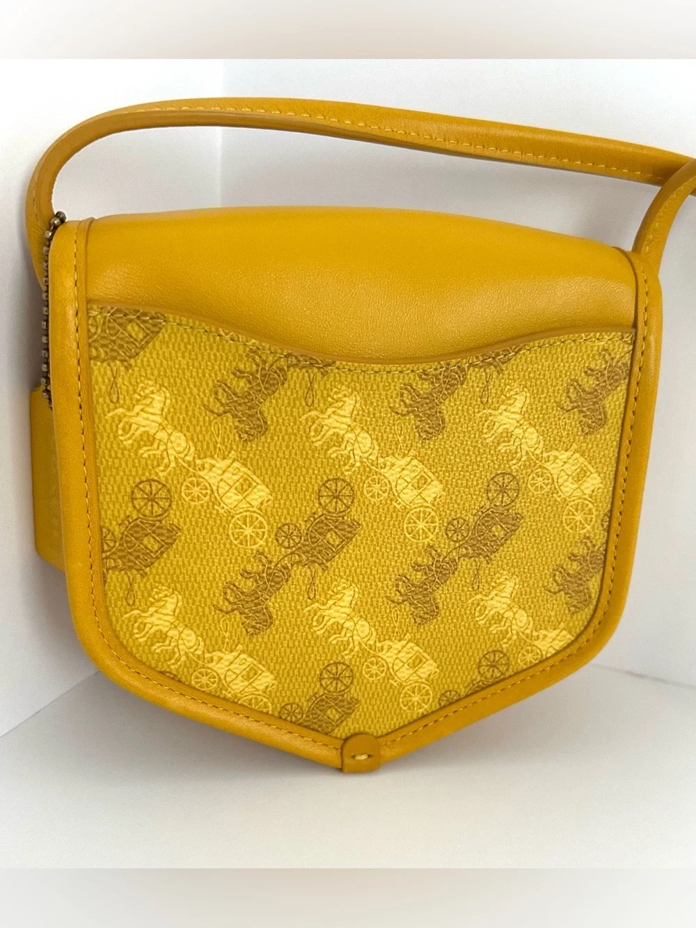 Authentic Coach Turnlock Flap Pouch 15 in Ochre Yellow 2891 | EUC
